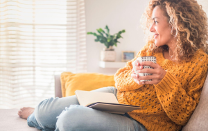 61fd6c39cbab9dd9b68ddcad_WomanJournalingCBT2